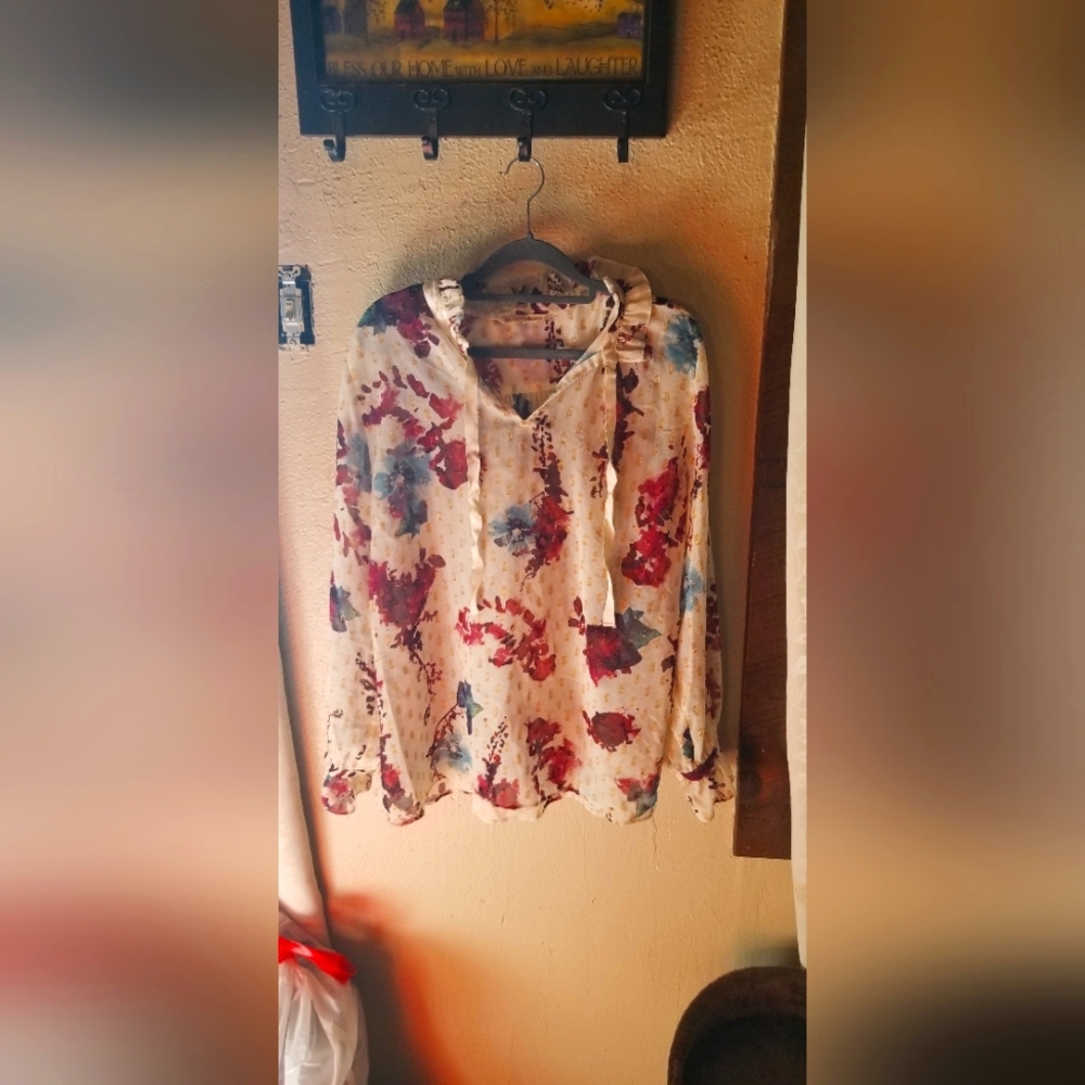 Soft surroundings womens floral blouse